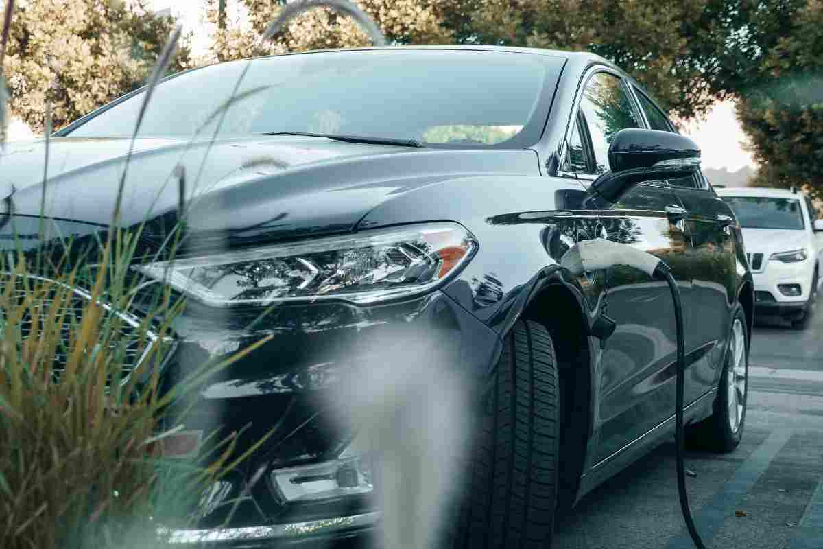 Auto elettriche a benzina longevità