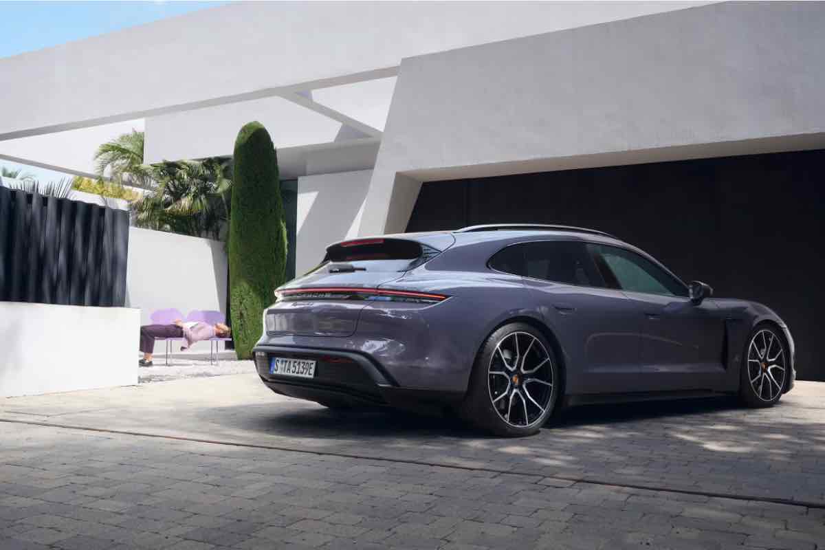 Porsche auto elettrica