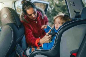 Seggiolino bambino auto
