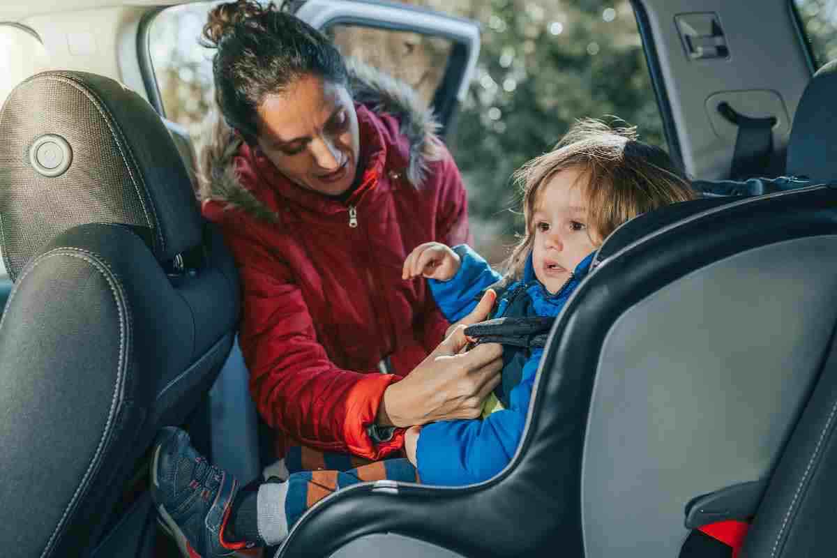 Seggiolino bambino auto