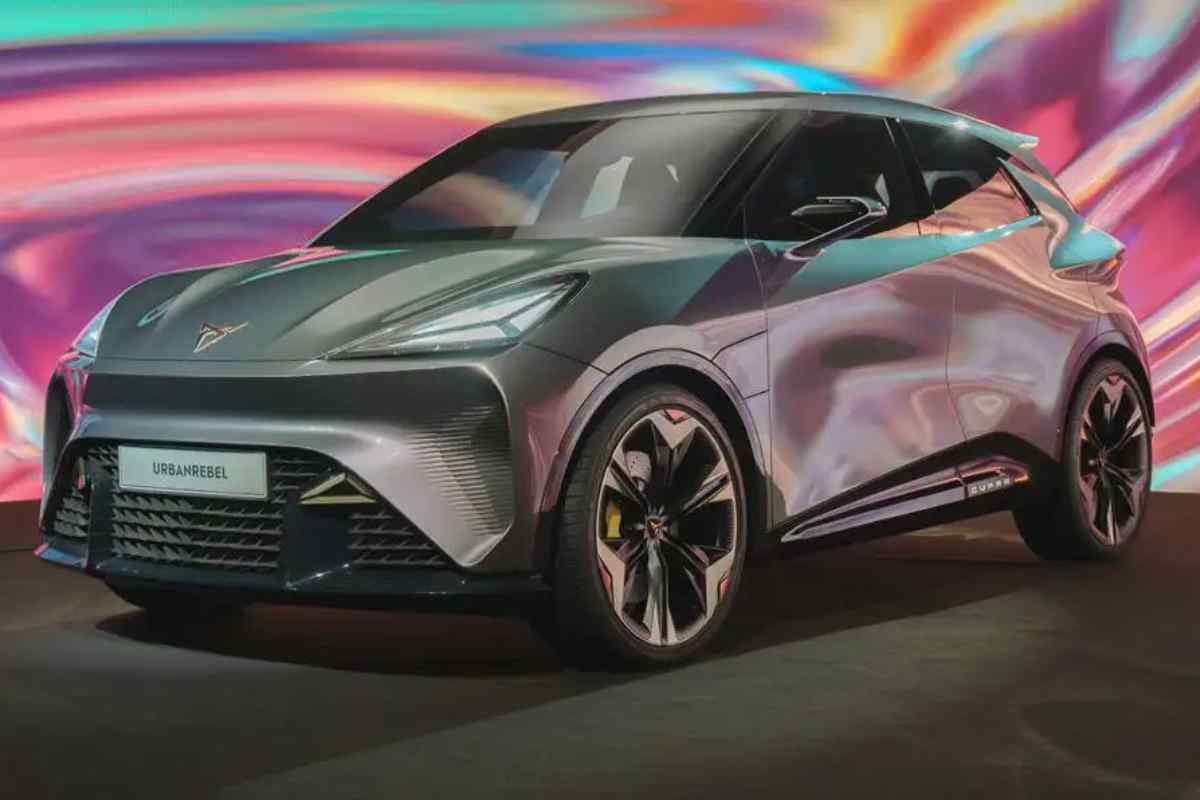 Cupra Raval rinvio ufficiale