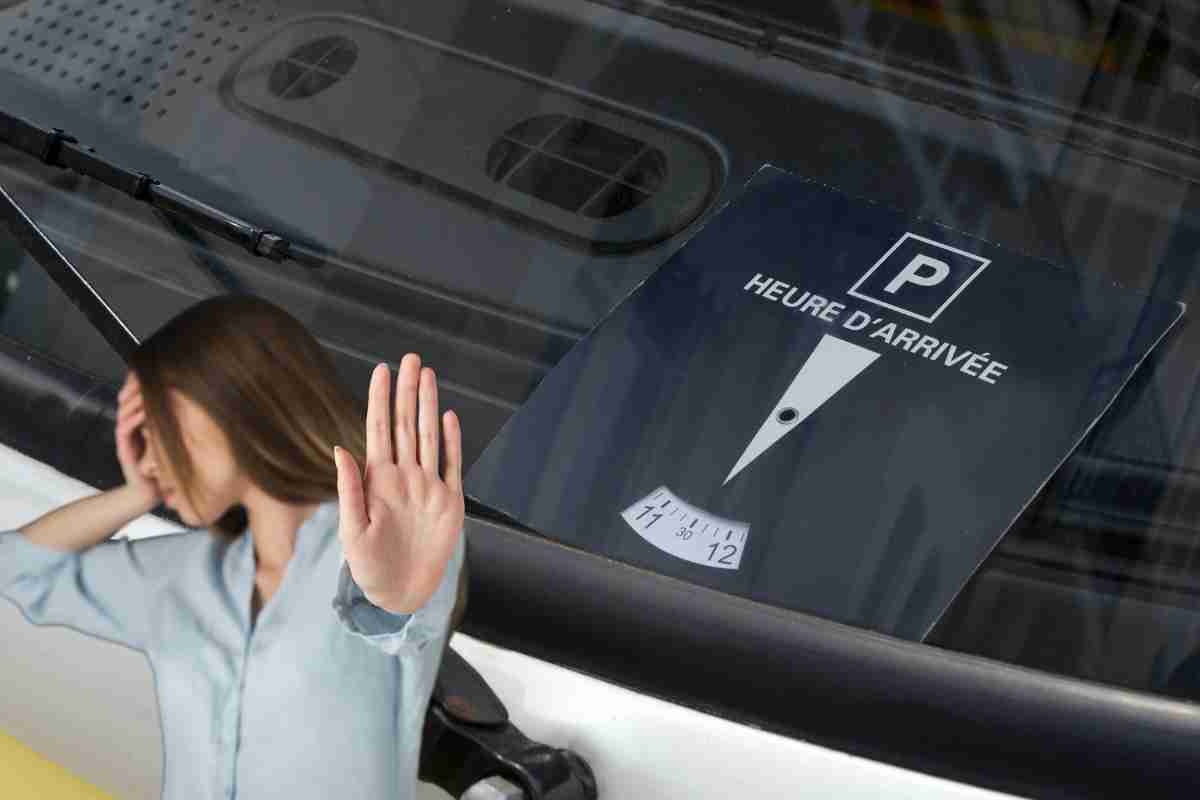 Disco orario parcheggiare