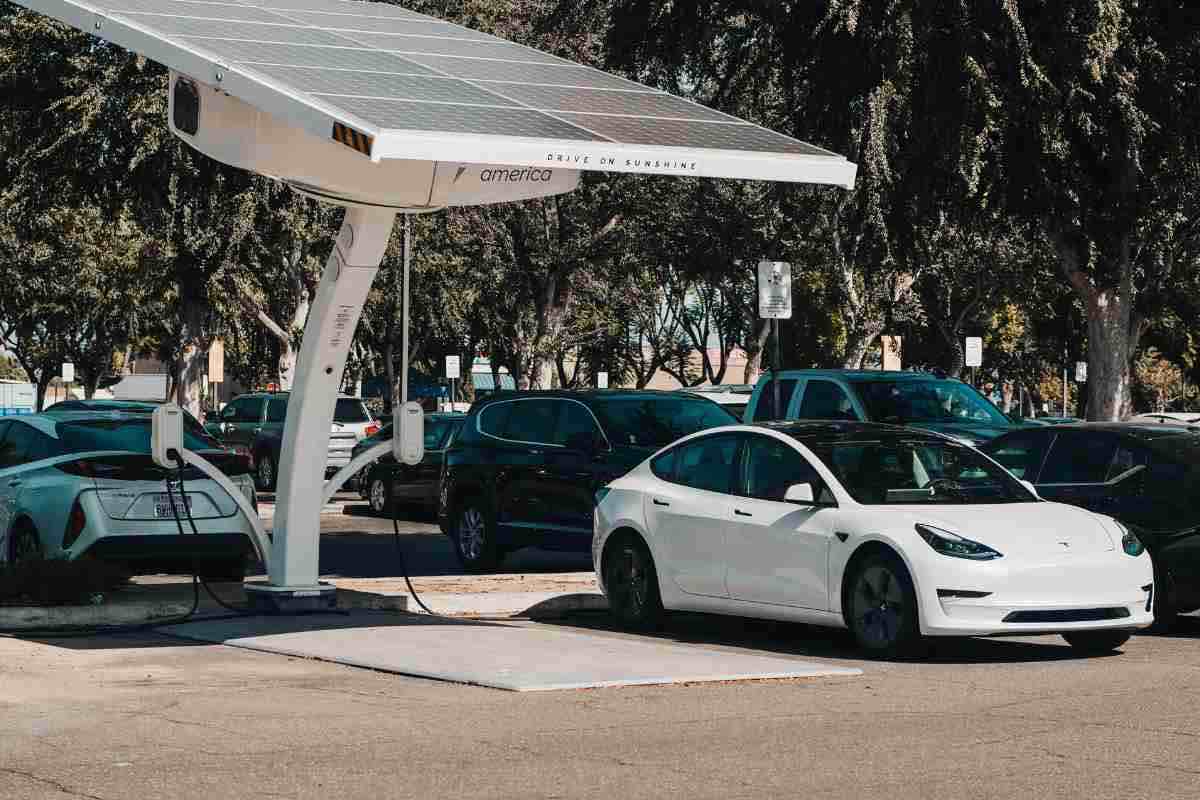 Auto elettriche sole