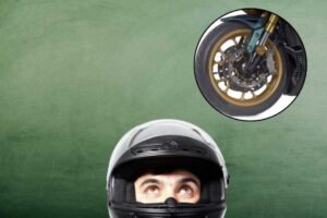 Con un prezzo di 7.500 euro, questa moto non solo è accessibile, ma riesce anche a combinare stile, tecnologia e divertimento alla guida