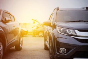 Parcheggio doppia fila reato penale