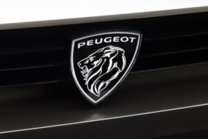 Peugeot 208 GTI copia Alfa Romeo