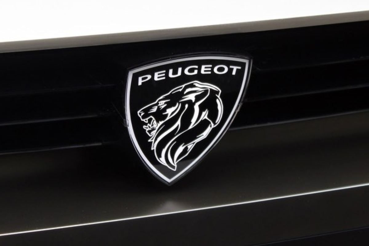 Peugeot 208 GTI copia Alfa Romeo