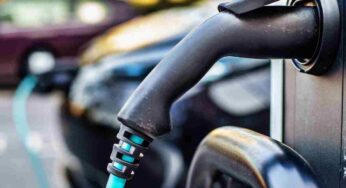 Ricarica auto elettriche, scontro del 30% a maggio: come approfittare dell’offerta