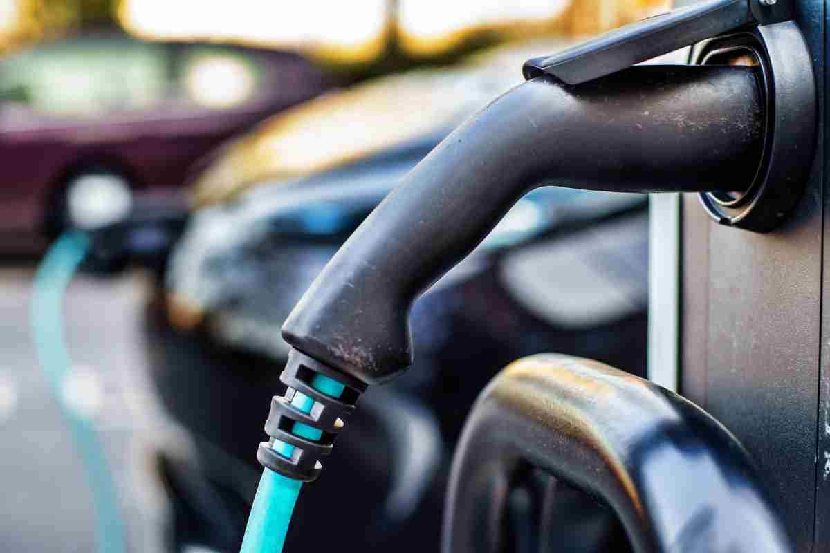 Ricarica elettrica attenzione