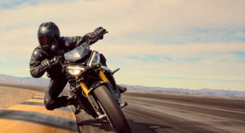 Triumph scatena la furia: ecco la Speed Triple 1200 RX, belva da pista omologata per la strada