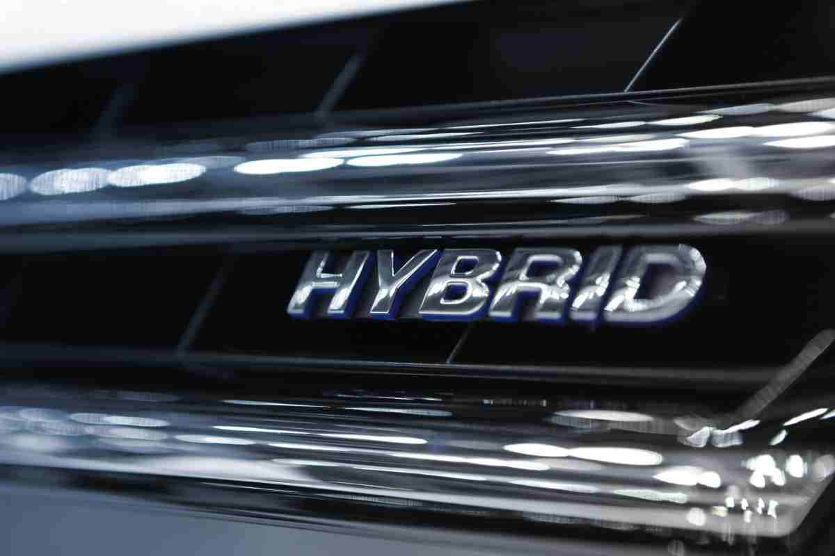 Auto ibrida produzione