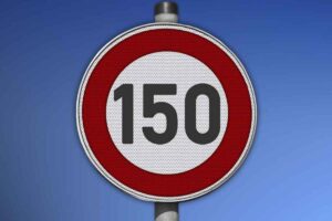 Limite di velocità in autostrada a 150 km h