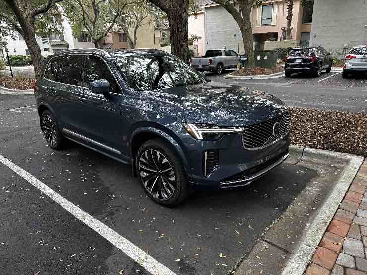 Auto Volvo XC90