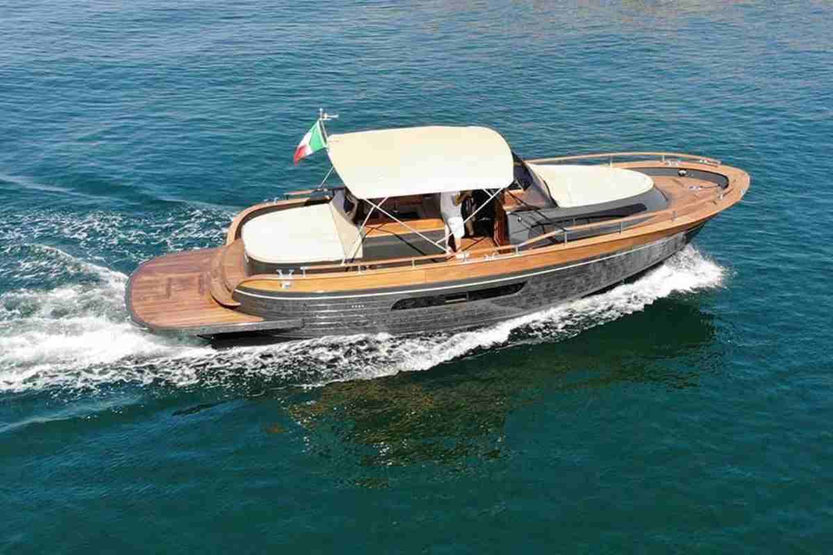 La barca di Stefano De Martino