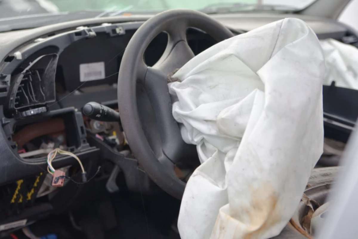 Airbag Le tipologie di airbag si sono moltiplicate nel tempo per garantire