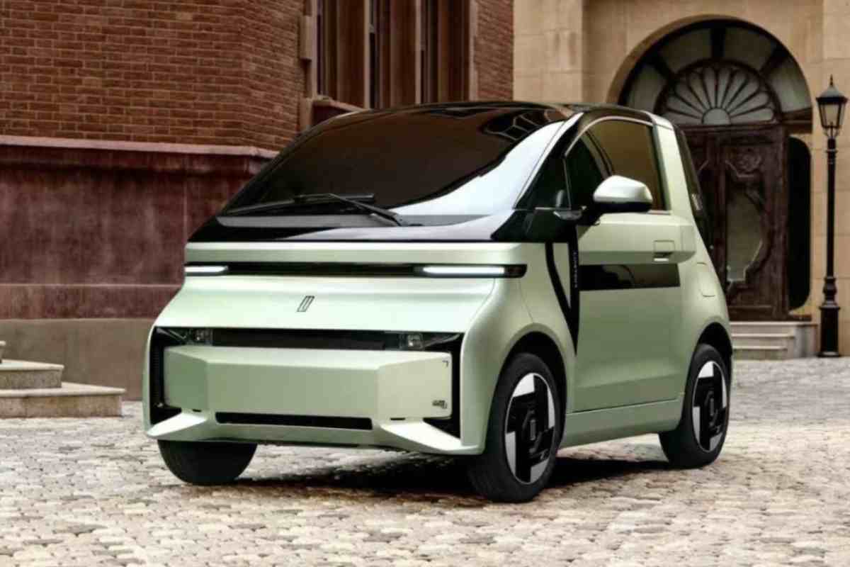 Linktour Alumi L’abitacolo di Linktour Alumi si distingue per un design ispirato a quello delle automobili tradizionali, con materiali ecosostenibili certificati