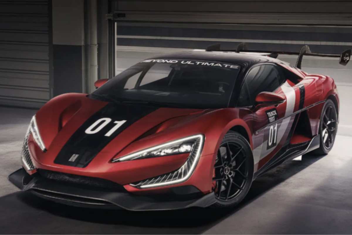 Auto veloci Nel 2026, alcune delle auto più veloci al mondo continuano a ridefinire ciò che pensavamo possibile. Dai record segnati con vetture elettriche