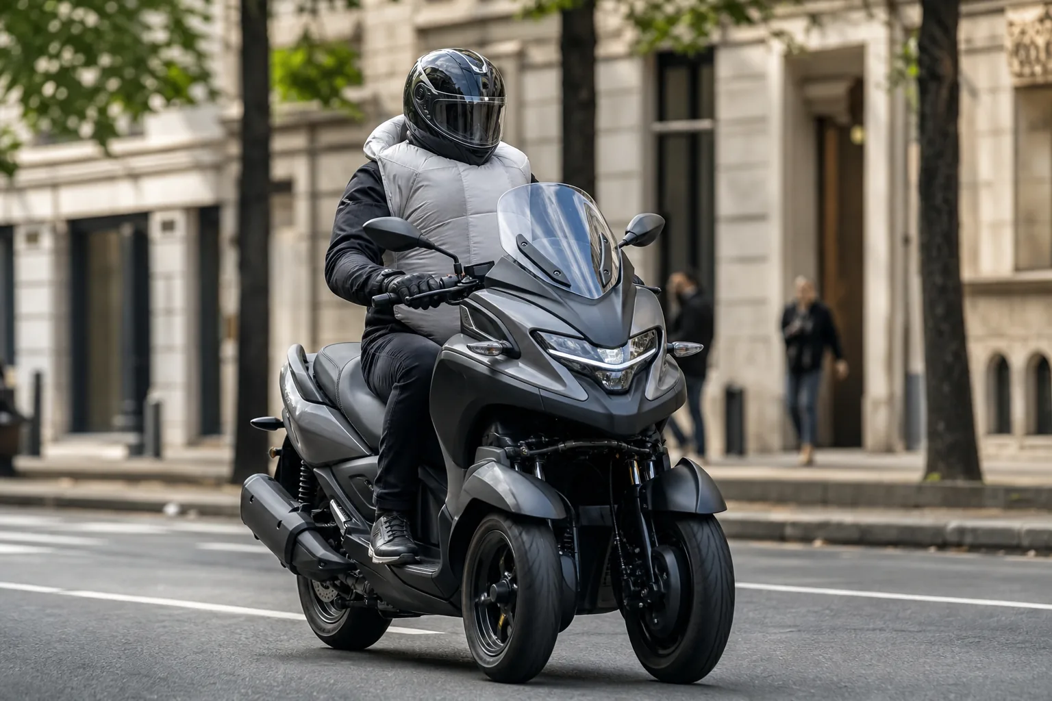 Yamaha Tricity 300 con airbag: lo scooter a tre ruote sicuro come un'auto