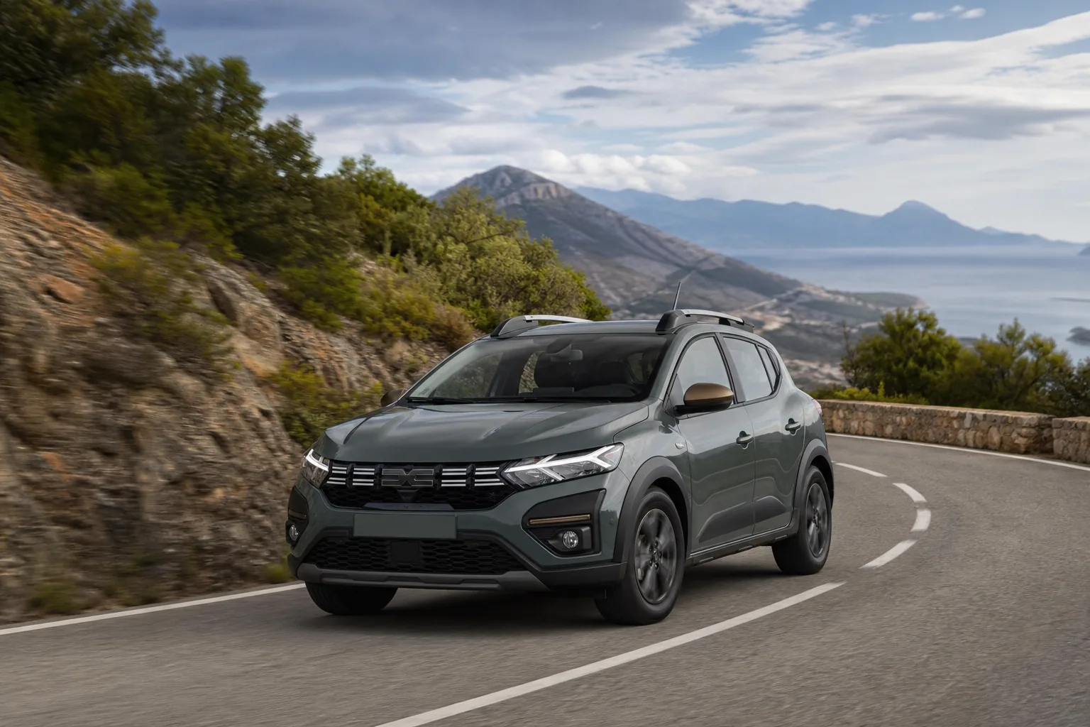 Dacia Sandero Hybrid 155: prezzi e specifiche del full hybrid