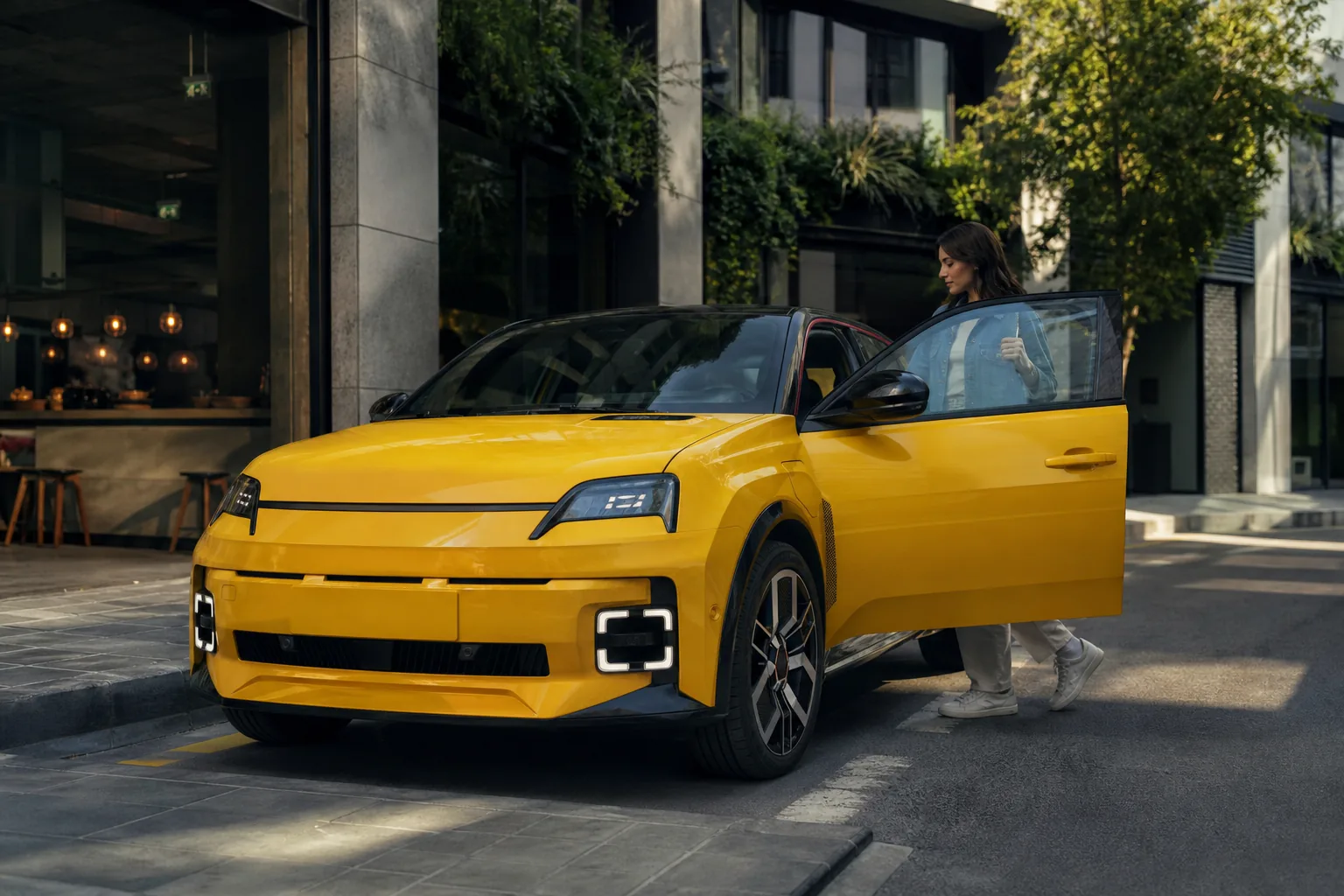 Renault 5 E-Tech Electric: più autonomia, nuovo motore LFP e Gemini AI